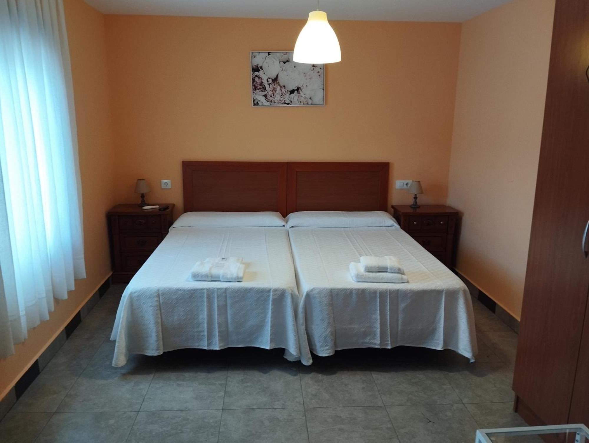 Pomaluengo Hostal Bordillas מראה חיצוני תמונה