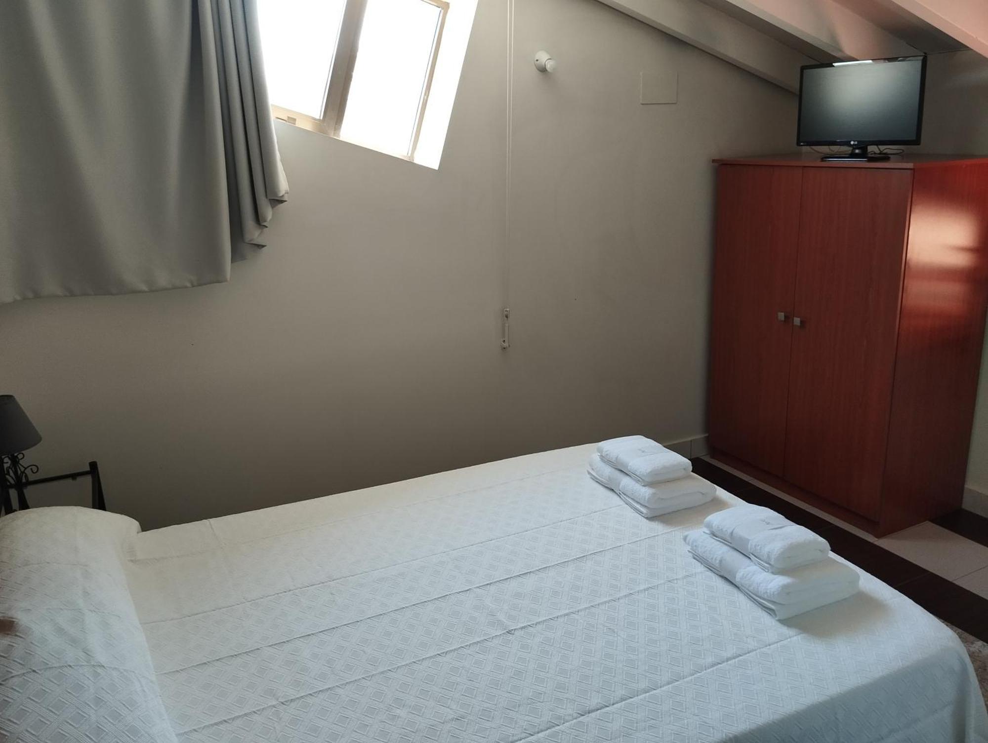 Pomaluengo Hostal Bordillas מראה חיצוני תמונה