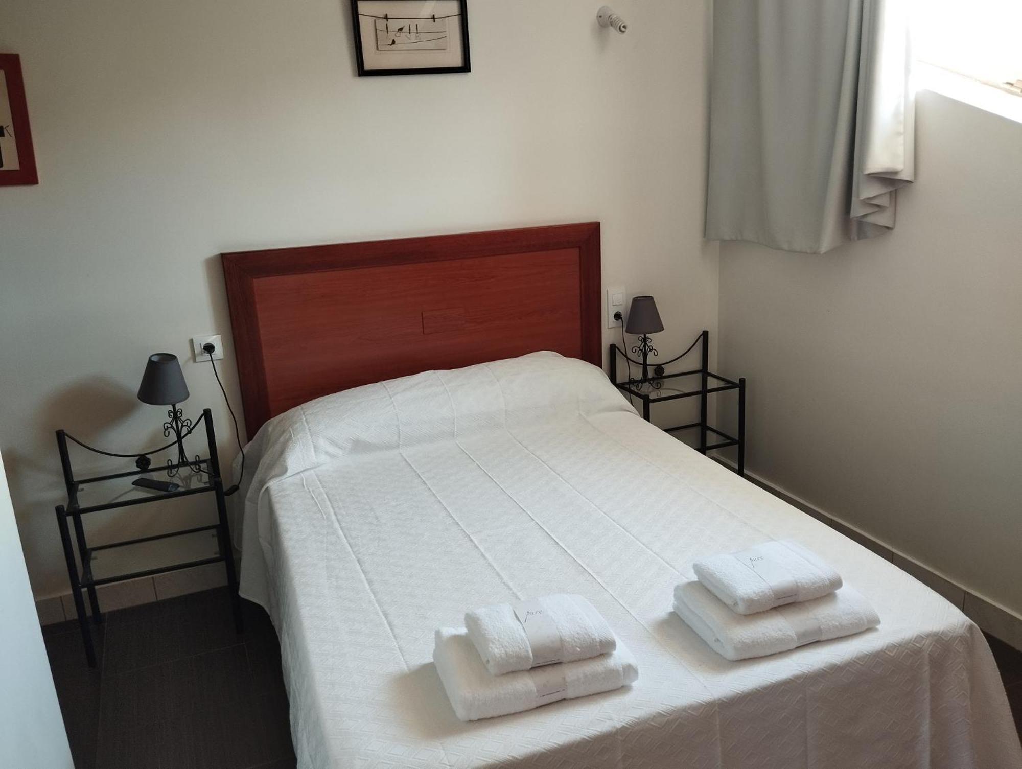 Pomaluengo Hostal Bordillas מראה חיצוני תמונה