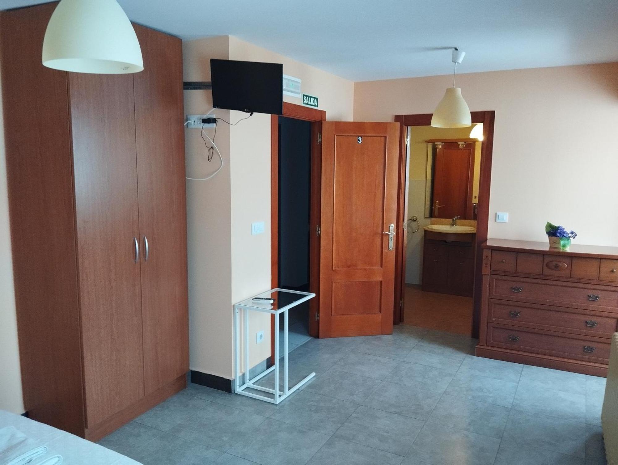 Pomaluengo Hostal Bordillas מראה חיצוני תמונה