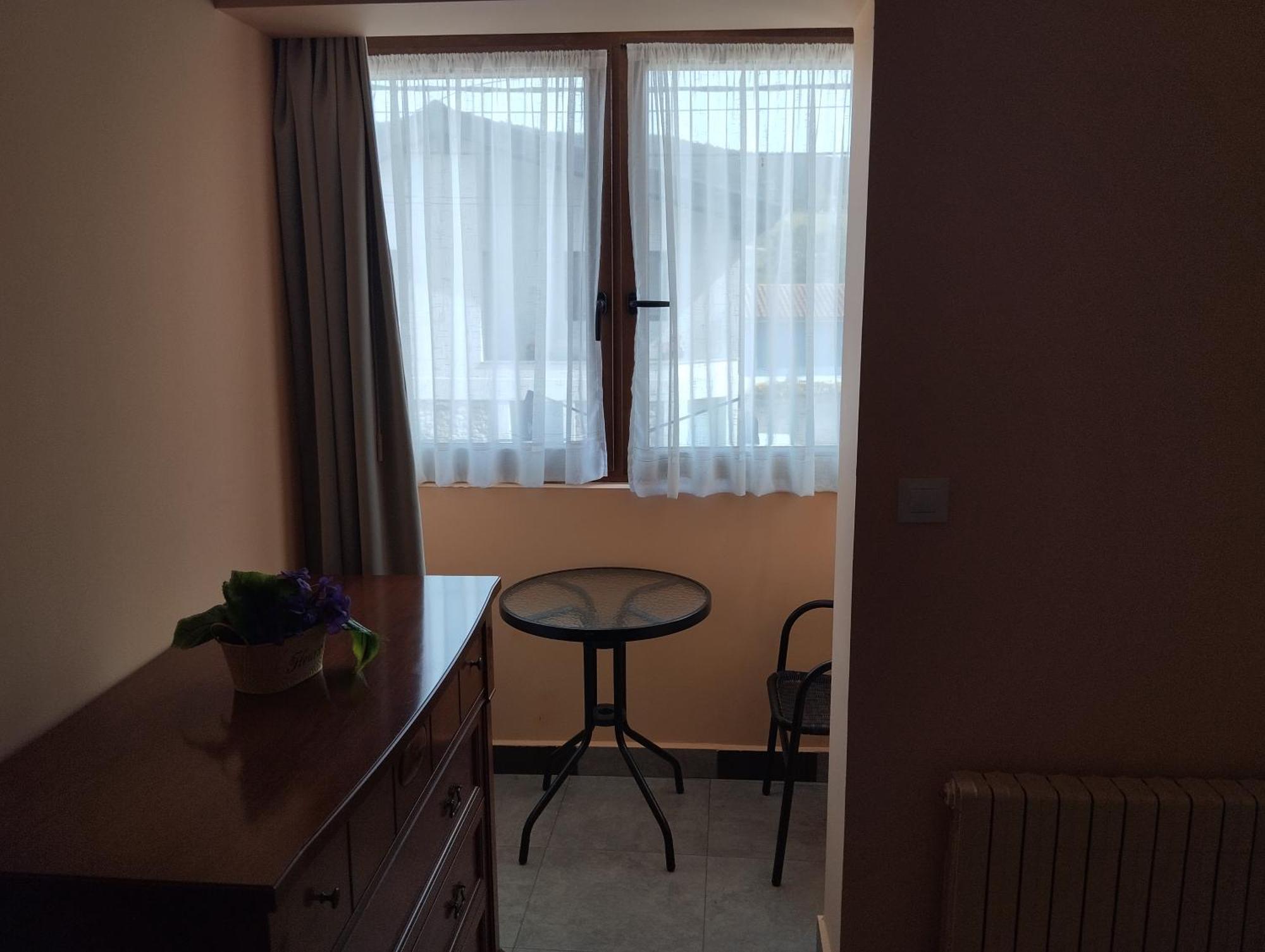 Pomaluengo Hostal Bordillas מראה חיצוני תמונה