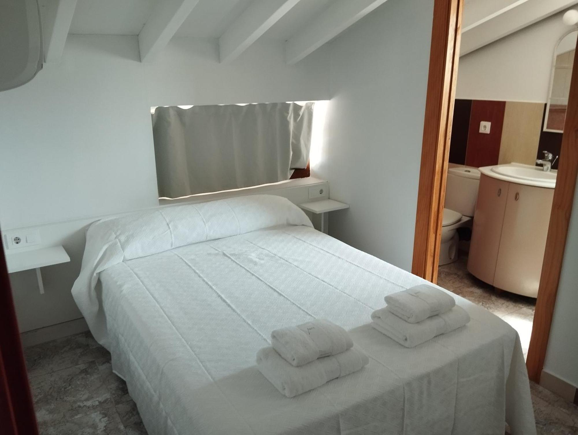 Pomaluengo Hostal Bordillas מראה חיצוני תמונה