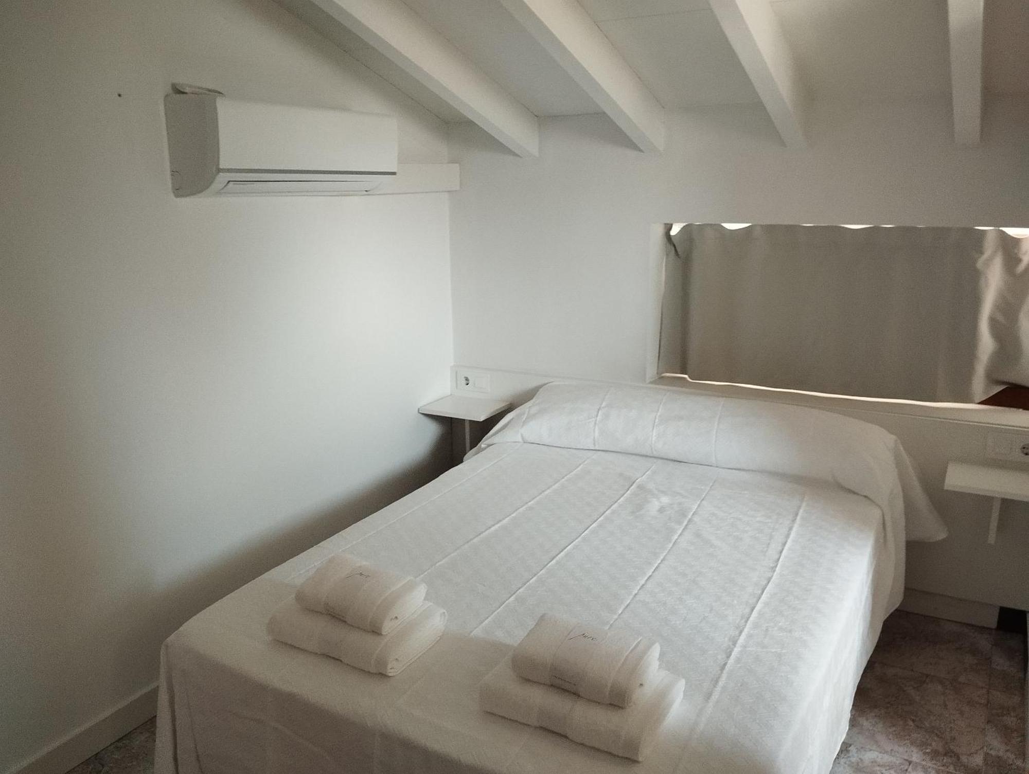 Pomaluengo Hostal Bordillas מראה חיצוני תמונה